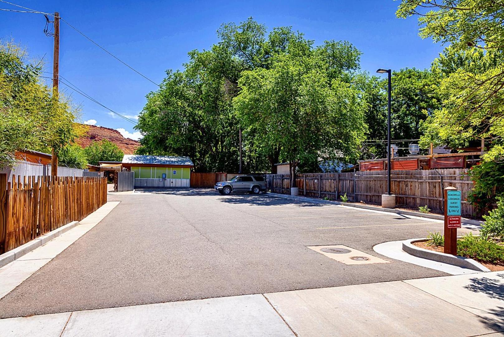 Downtown Kokopelli West 5 - Newly Remodeled Stylish Studio Moab Bagian luar foto