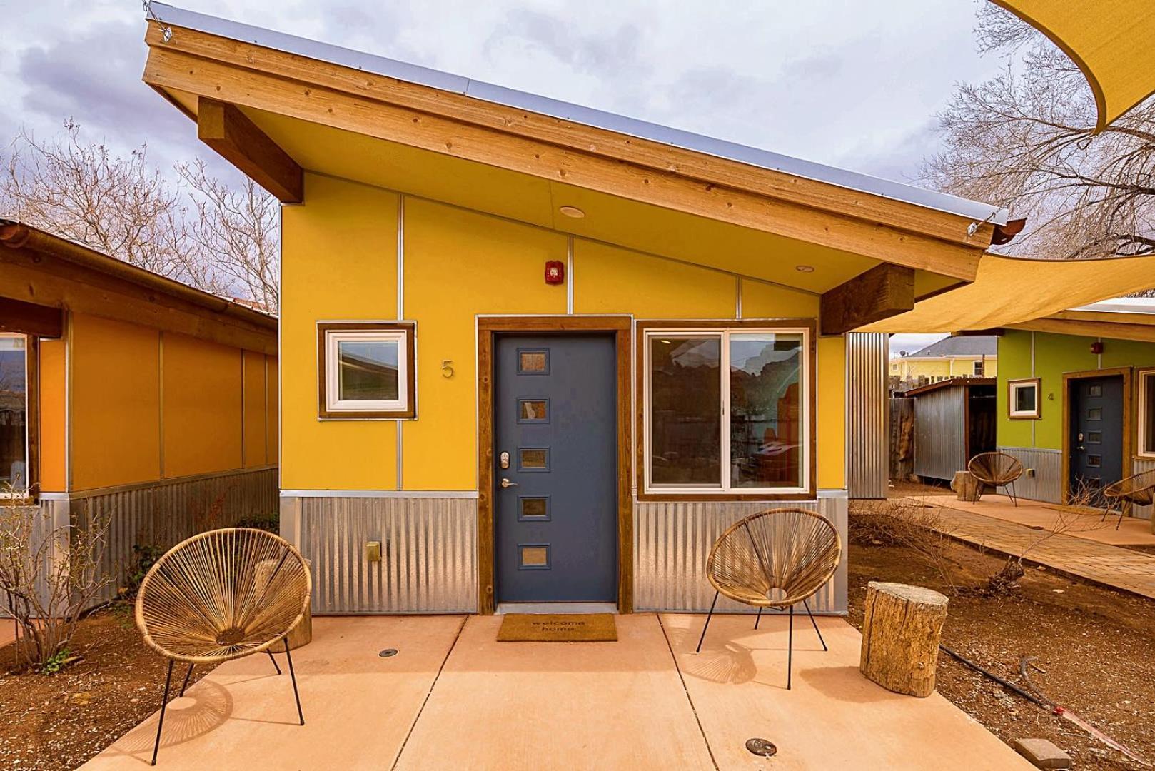 Downtown Kokopelli West 5 - Newly Remodeled Stylish Studio Moab Bagian luar foto