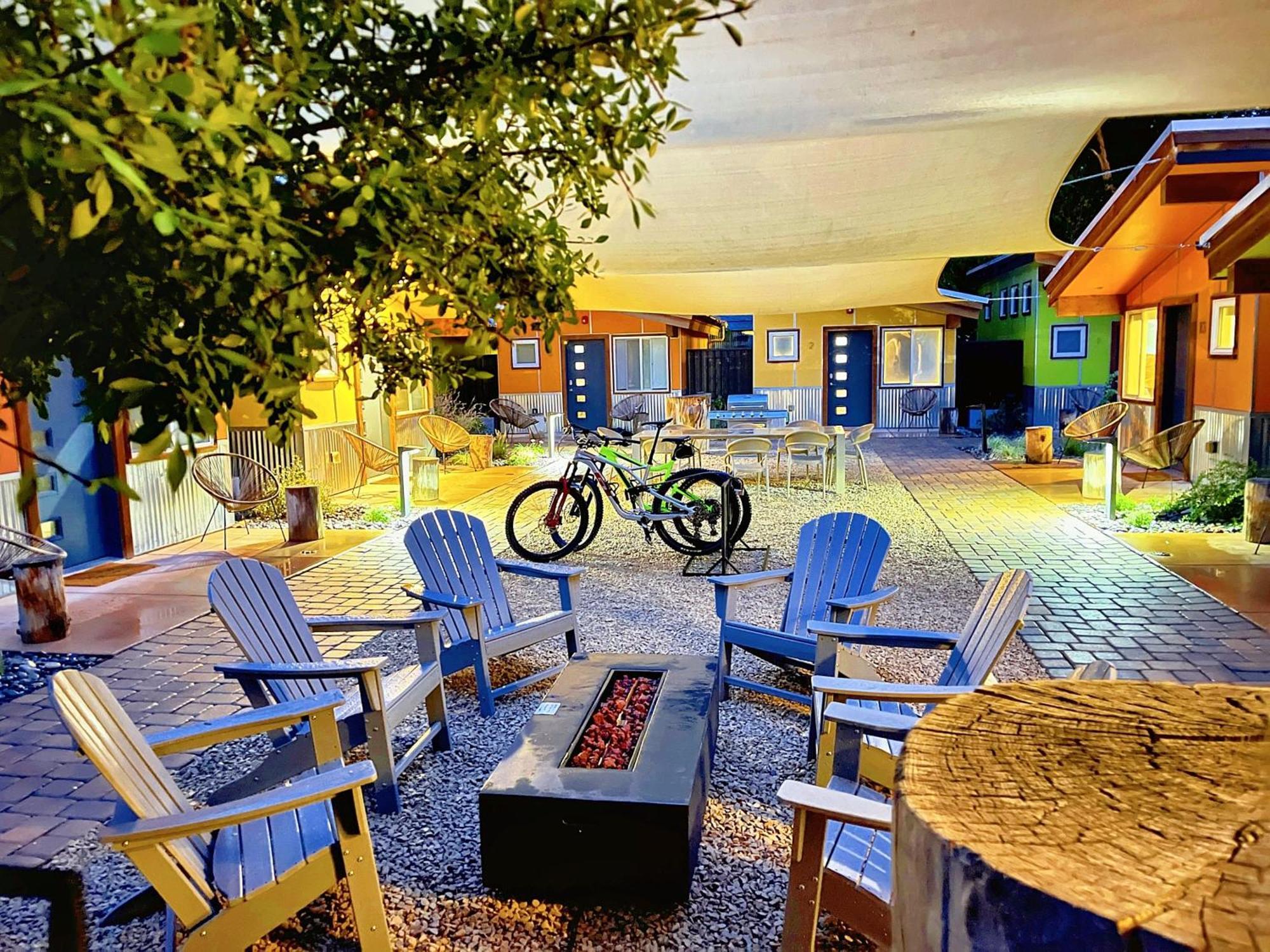 Downtown Kokopelli West 5 - Newly Remodeled Stylish Studio Moab Bagian luar foto